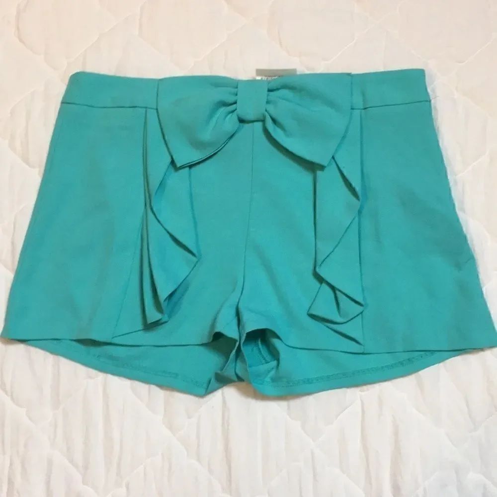 Mine Clothing | Green Bow Dress Shorts | L